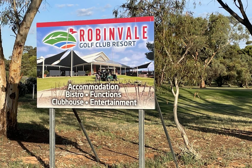 Robinvale Golf Club Resort signage